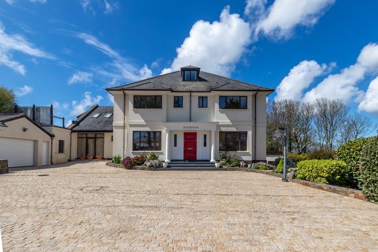 Montville House photo 1