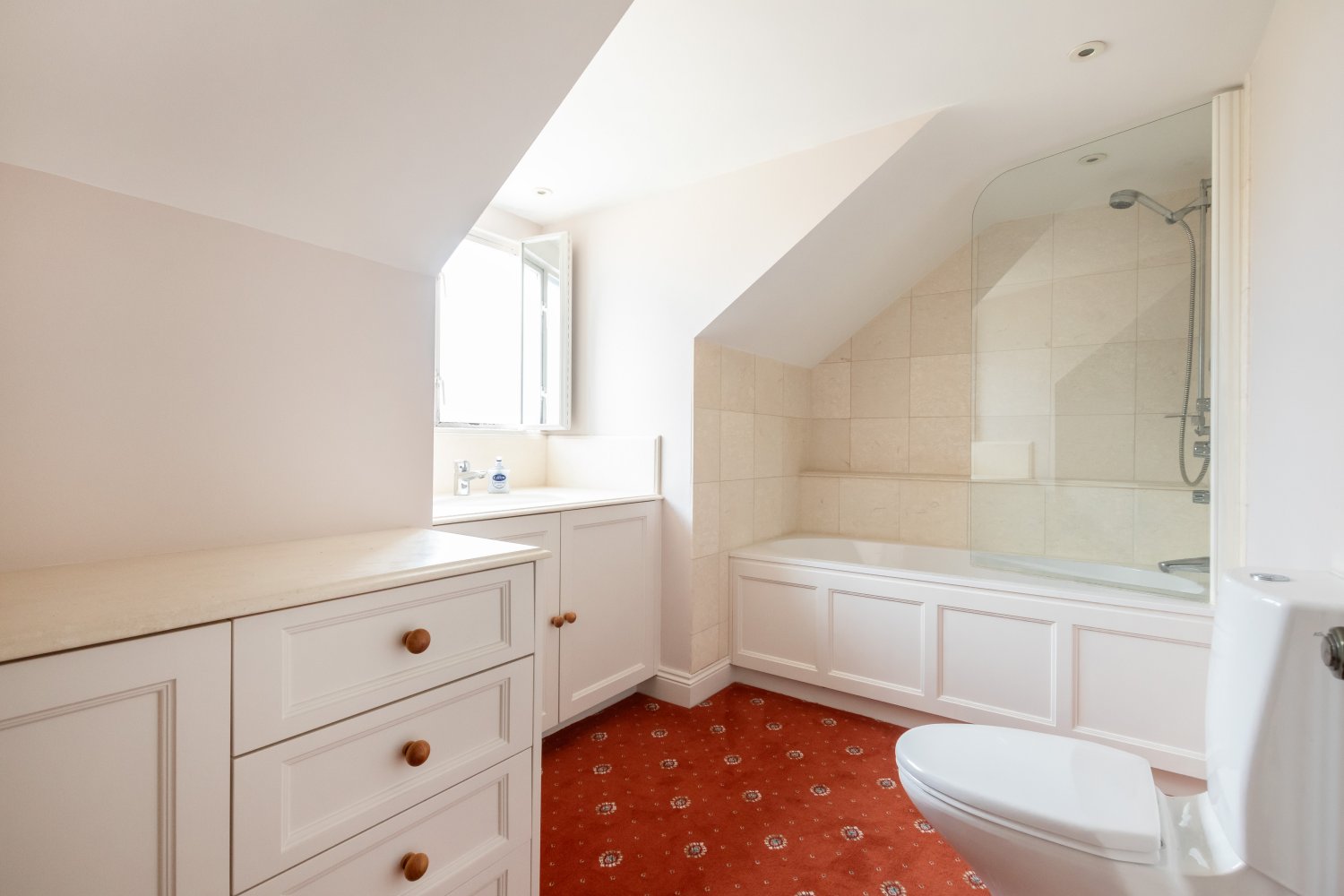 Montville House photo 40