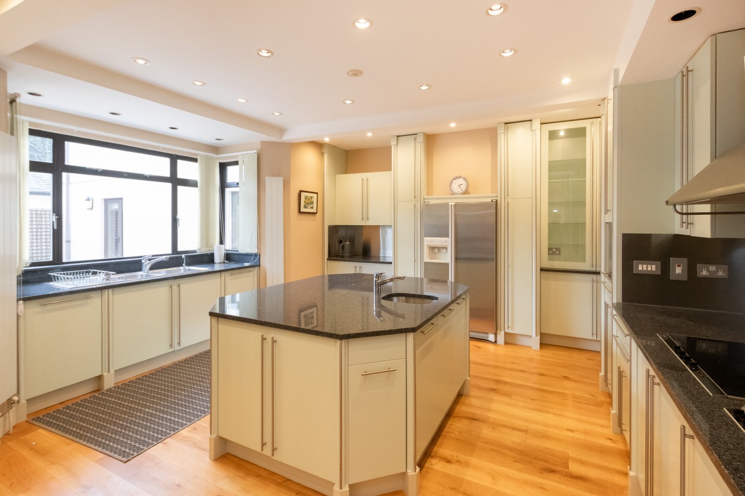 Montville House photo 14
