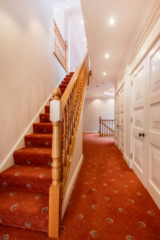 Montville House photo 22