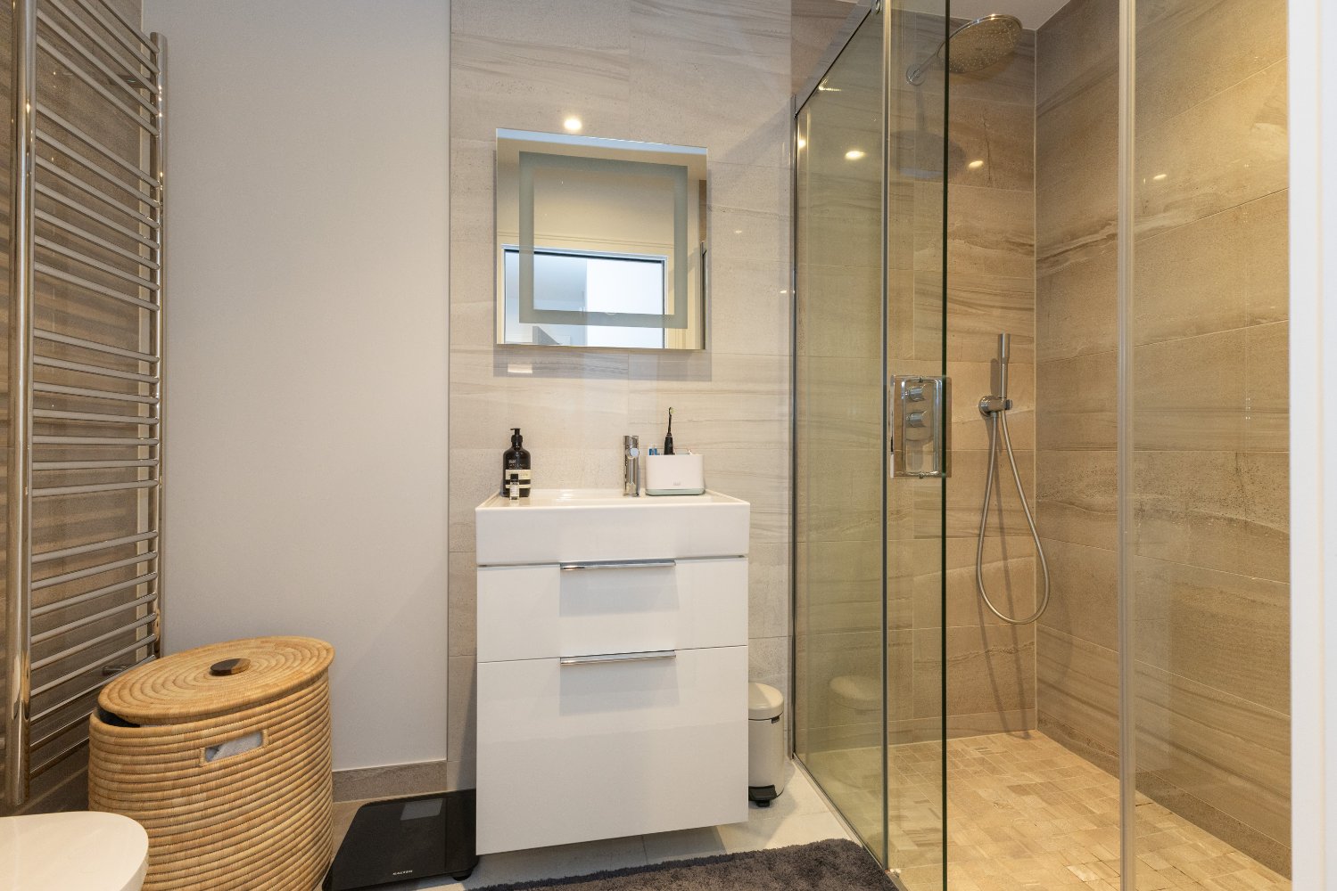 Apartment 6, Carrick House photo 11