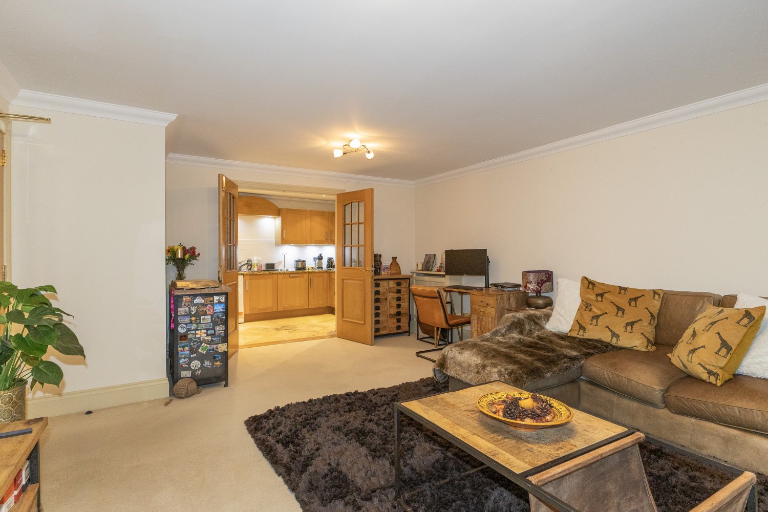 Apartment 17, Marina Court photo 3