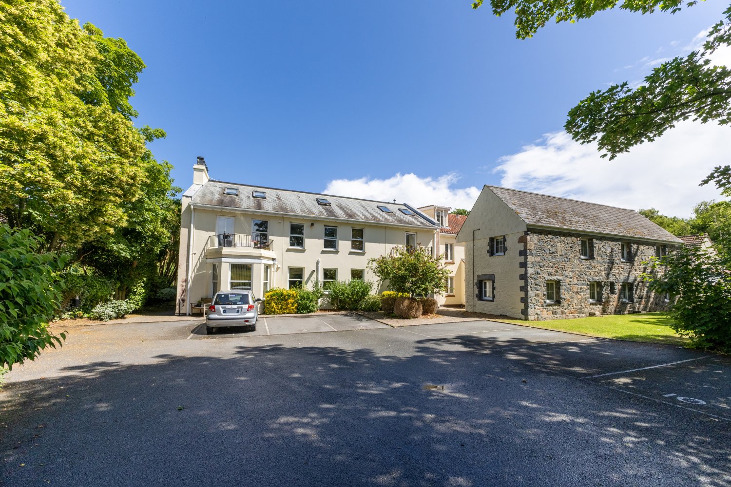 9 Meadow Grove
