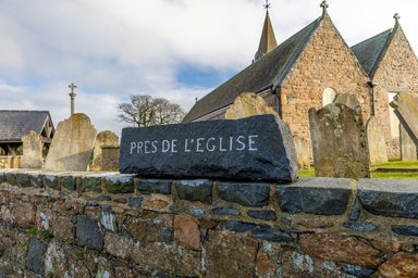 Pres De L’Eglise photo 2