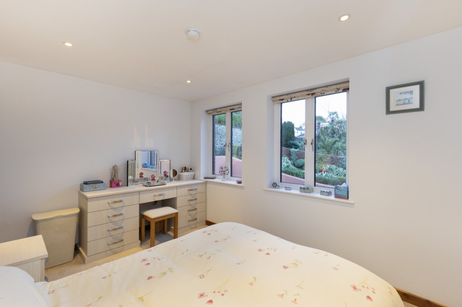 Apt 27, ONE St Julian’s Avenue photo 9