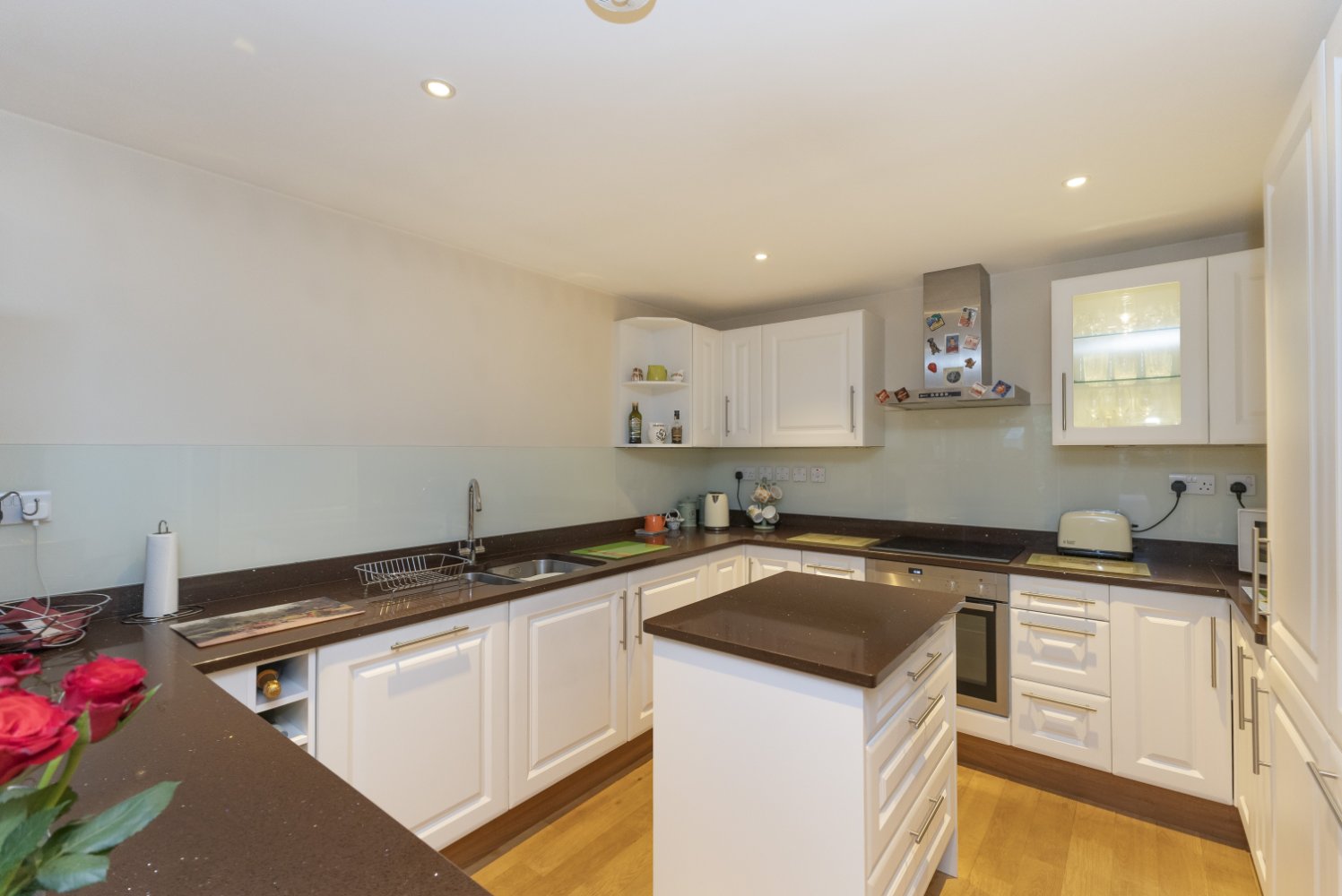Apt 27, ONE St Julian’s Avenue photo 6