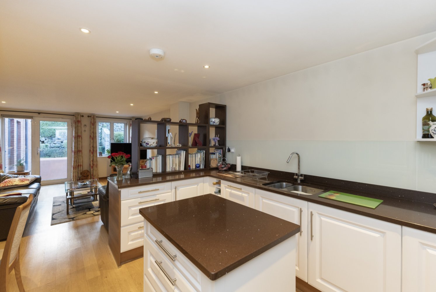 Apt 27, ONE St Julian’s Avenue photo 5
