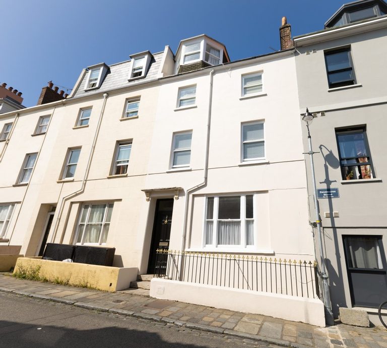 2 Sausmarez Street photo 1