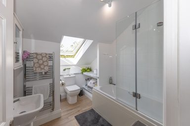 Flat 6, Meadow Grove photo 8