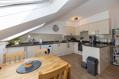 Flat 6, Meadow Grove photo 4