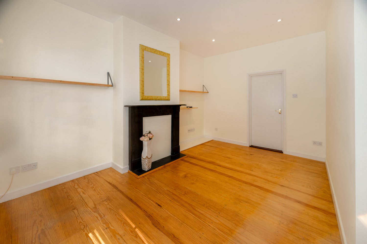 Flat 1, 8 Hauteville photo 3