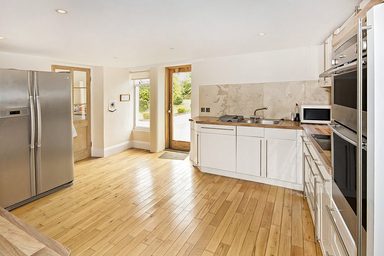 Saffron House photo 7