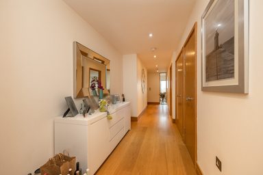 Apartment 6 photo 11