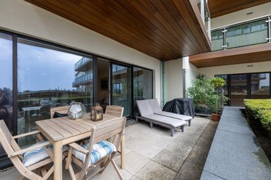 Apartment 6 photo 19