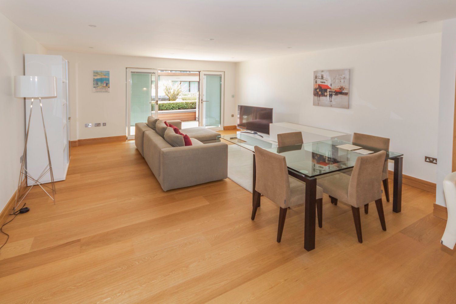 Apartment 7 photo 3