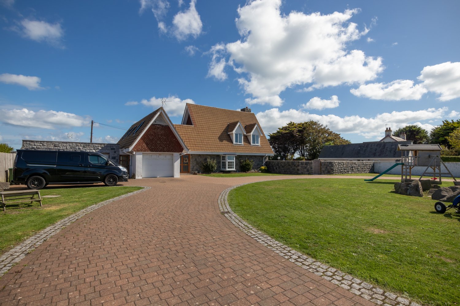 Greystones photo 34