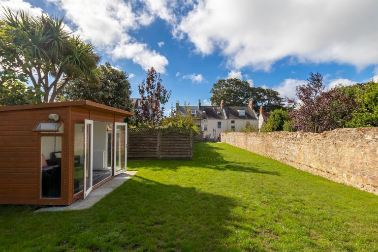 Mulberry House photo 1