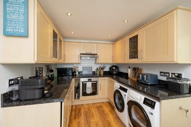 Flat 6, Farnborough House photo 7