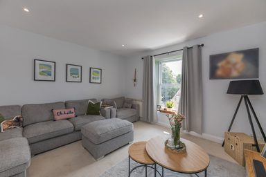 Flat 6, Farnborough House photo 6
