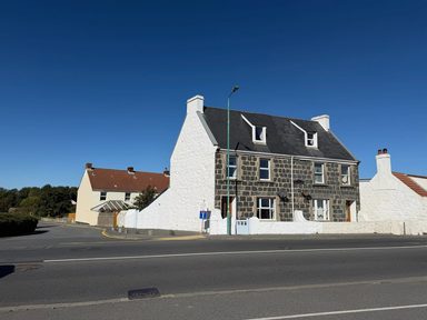 1 Coachmans Cottage photo 2