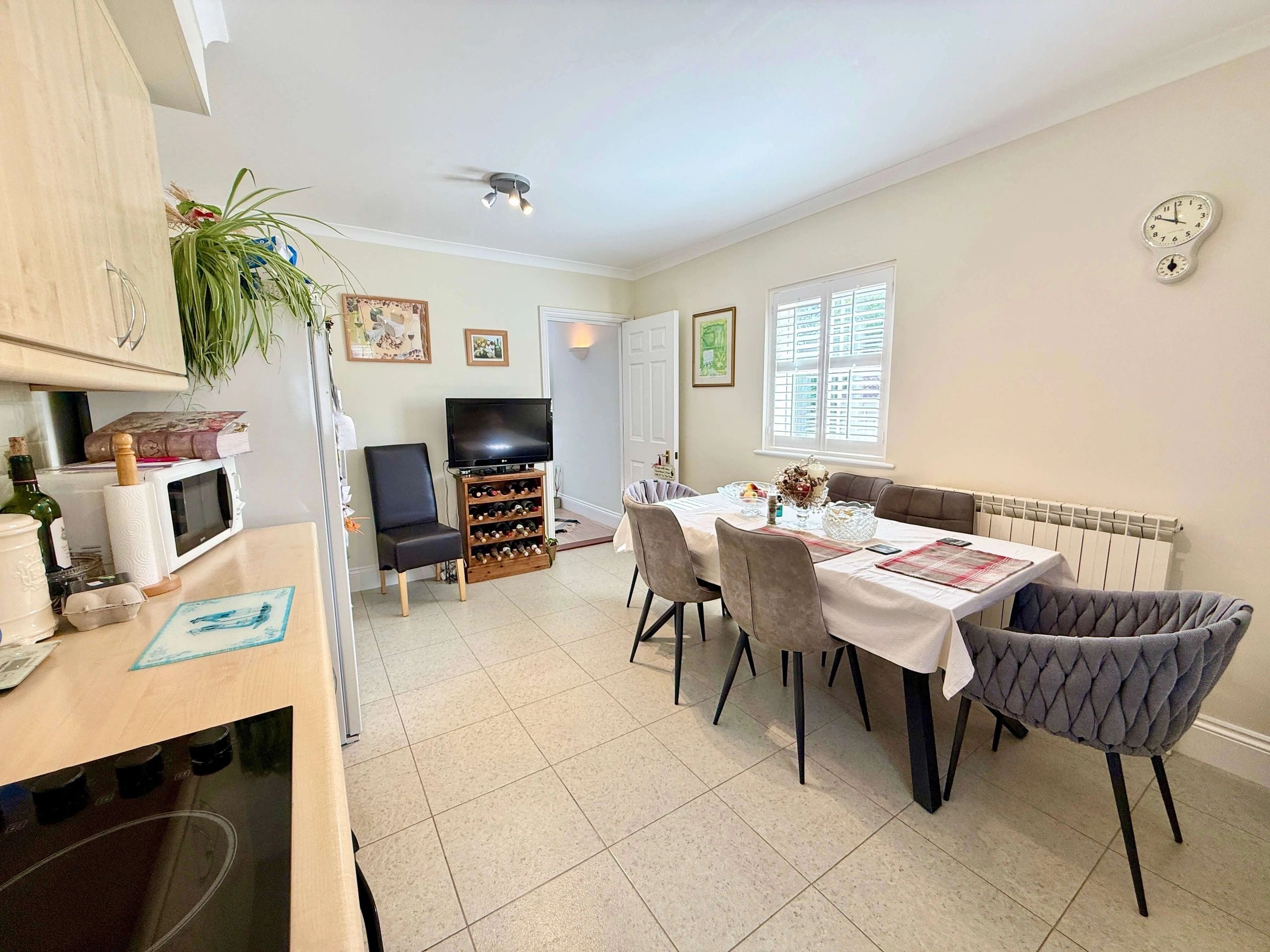 10 Meadow Grove photo 15