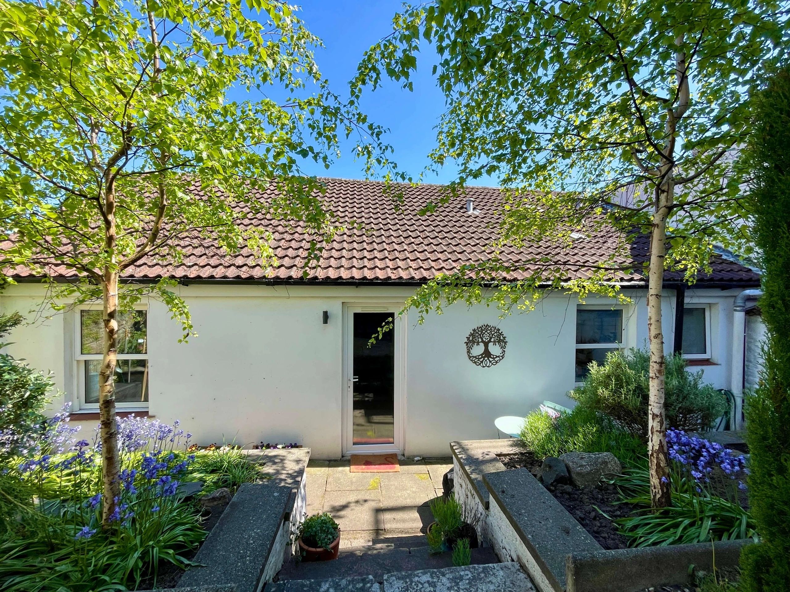 6 Laverstock Court