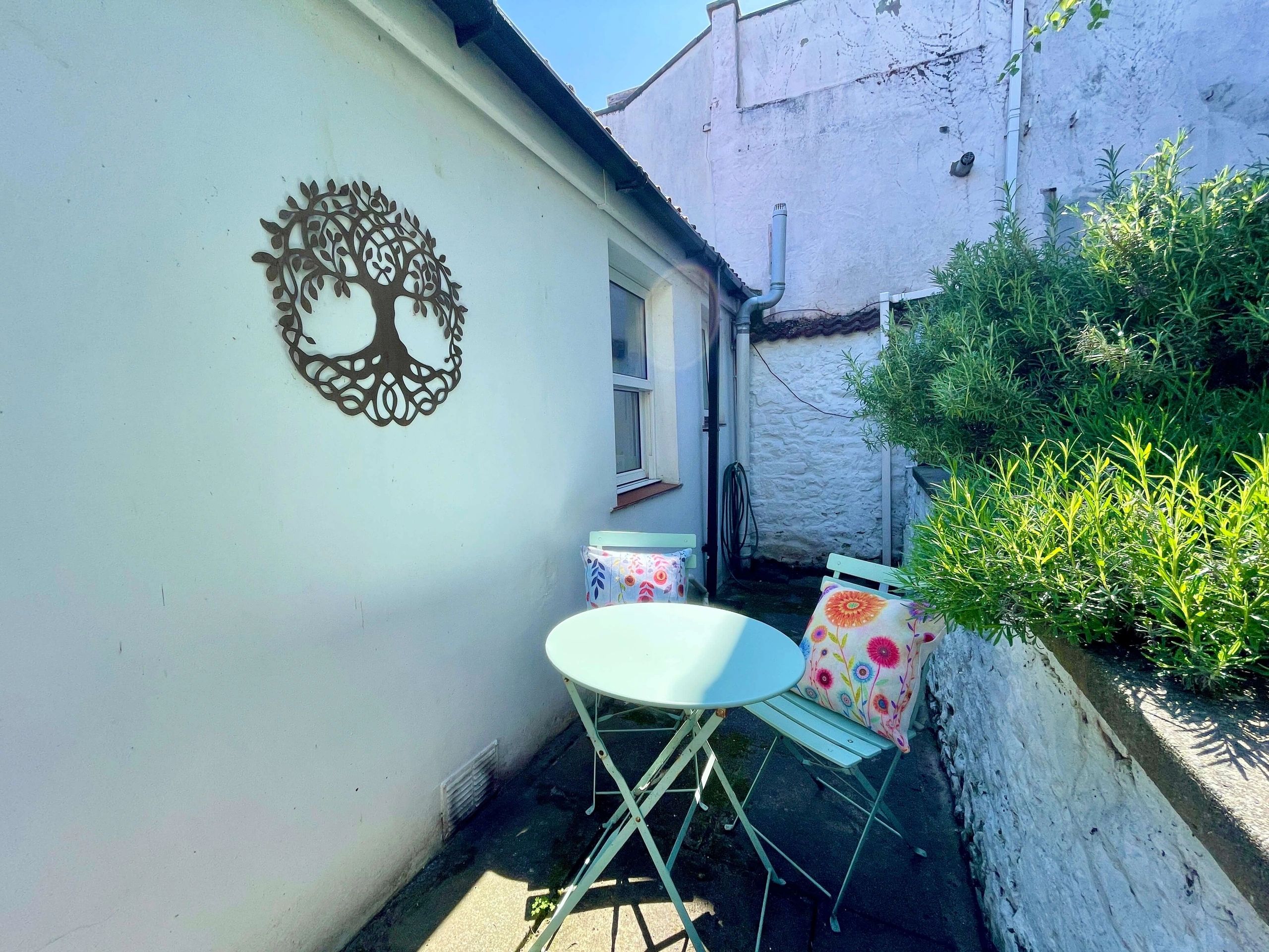 6 Laverstock Court photo 17