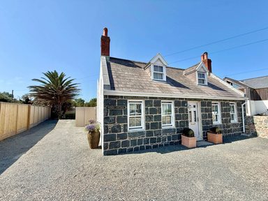 Pebble Cottage photo 2