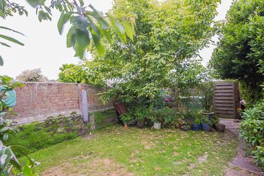 St Crispin House, Lowlands Road, Vale photo 29