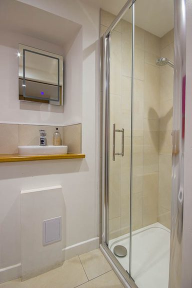 St Crispin House, Lowlands Road, Vale photo 15