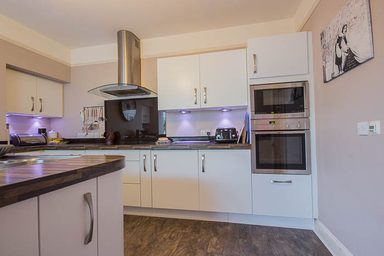St Crispin House, Lowlands Road, Vale photo 10